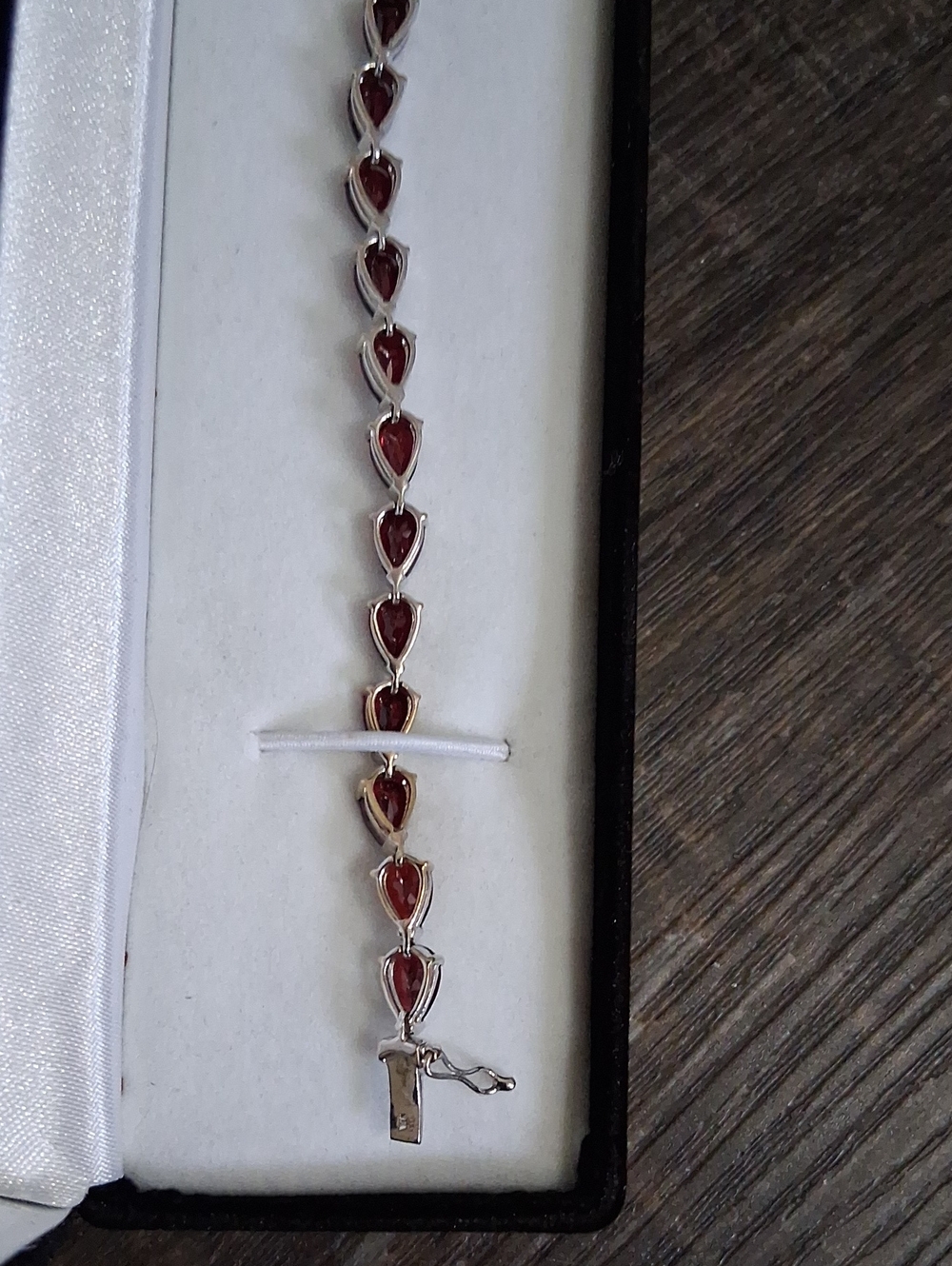 14K Solid WG Deep Red Genuine Garnet Bracelet (20, 7.5mm, Pear Cut Gemstones) - Picture 9 of 9